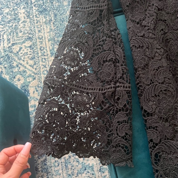 Lace mid length dress - Picture 4 of 5